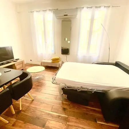 Grand T2 En Rez De Chaussee Avec Grande Terrasse Proche Du Centre Tramway A 2 Mn Apartment *
