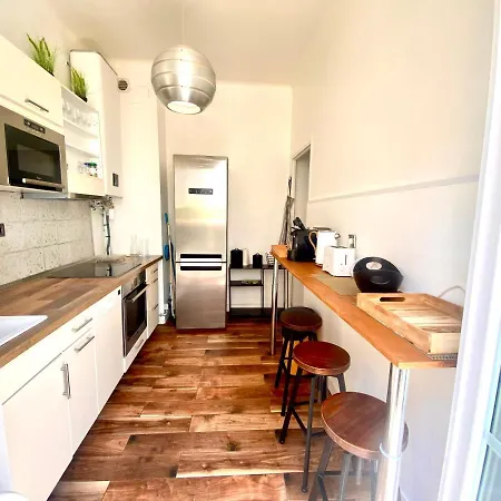 Grand T2 En Rez De Chaussee Avec Grande Terrasse Proche Du Centre Tramway A 2 Mn Apartment *